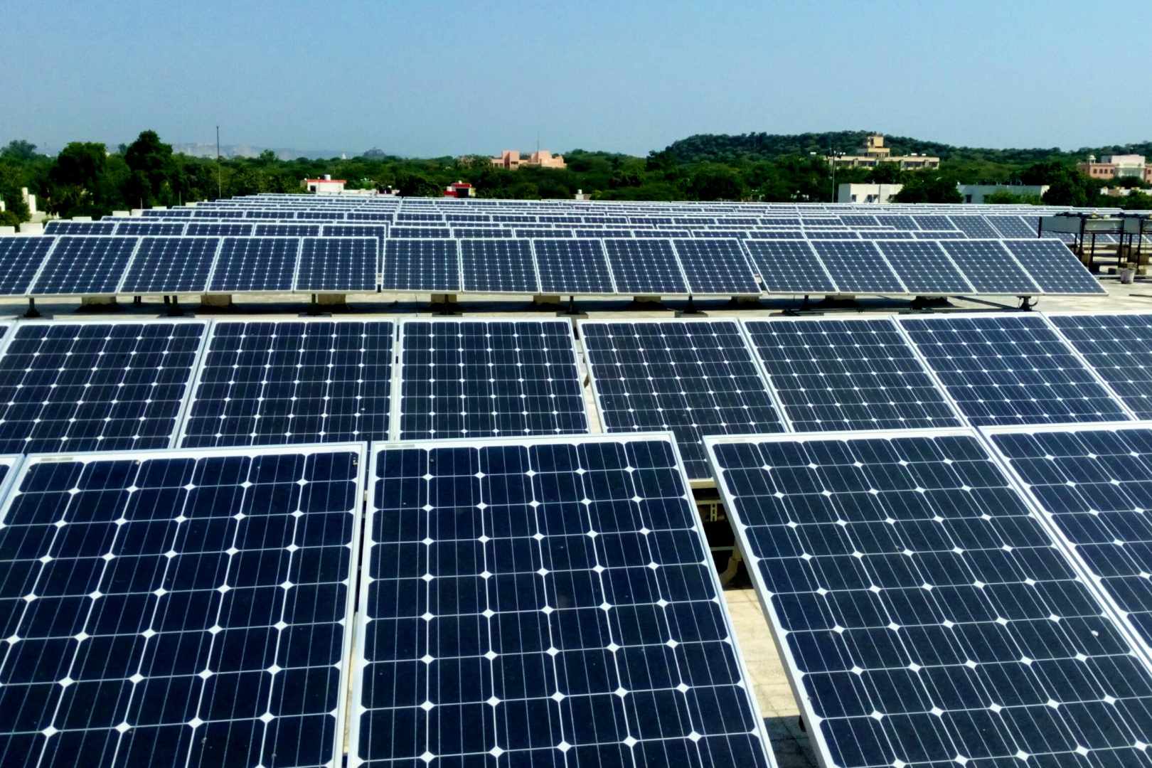 Energia solar industrial: conheça as vantagens